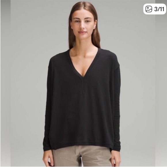 Lululemon Back In Action V-Neck - Picture 11 of 11